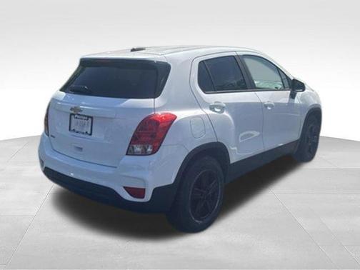 Summit White 2021 Chevrolet Trax LS