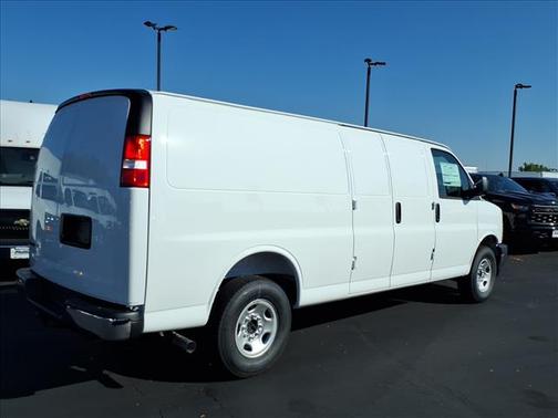 2025 Chevrolet Express 3500 Work Van