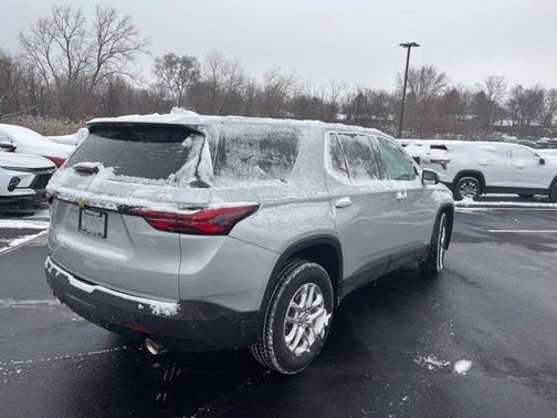 2022 Chevrolet Traverse LS