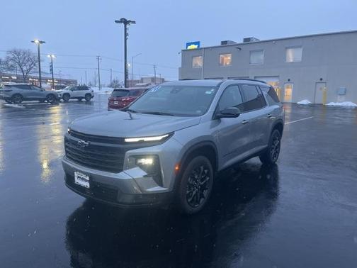 2024 Chevrolet Traverse LT