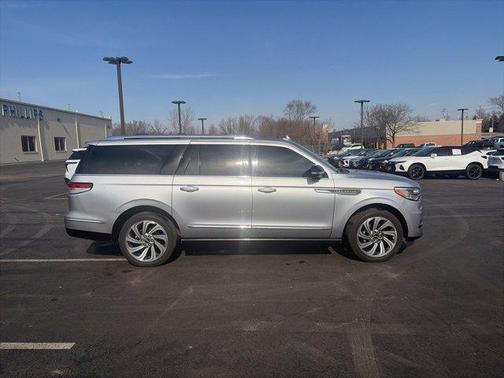 2023 Lincoln Navigator L Reserve