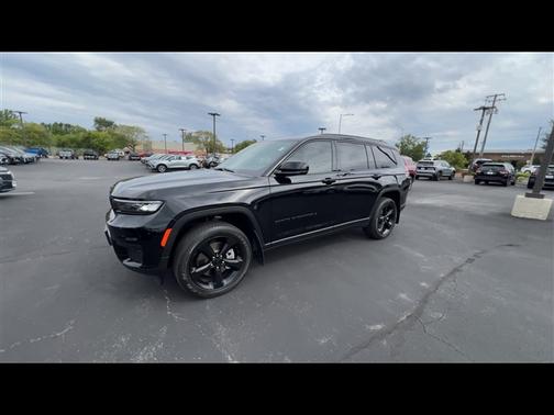 2023 Jeep Grand Cherokee L Laredo
