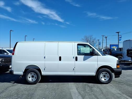 Summit White 2026 Chevrolet Express 2500 Work Van