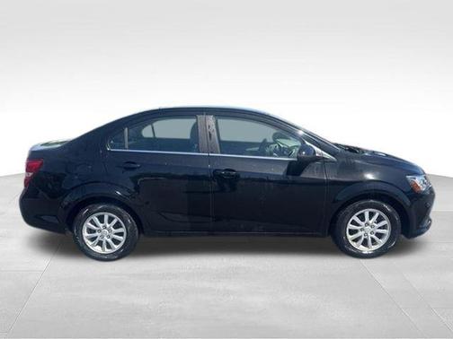 Mosaic Black Metallic 2020 Chevrolet Sonic LT