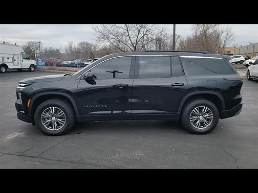2024 Chevrolet Traverse LT