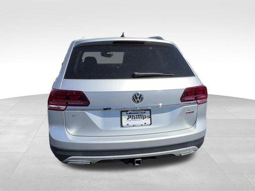Reflex Silver Metallic 2019 Volkswagen Atlas 3.6L SE