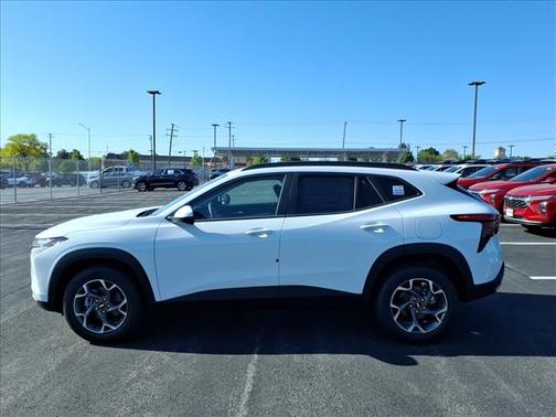 Summit White 2026 Chevrolet Trax LT
