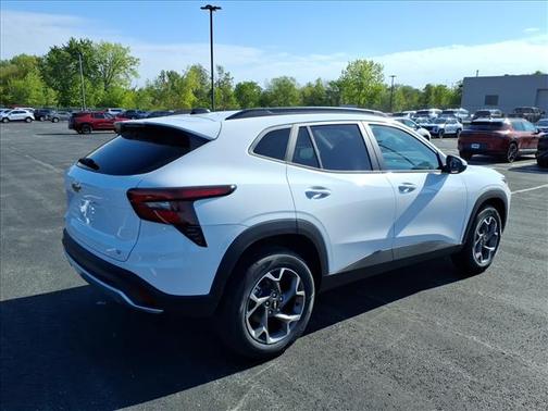Summit White 2026 Chevrolet Trax LT