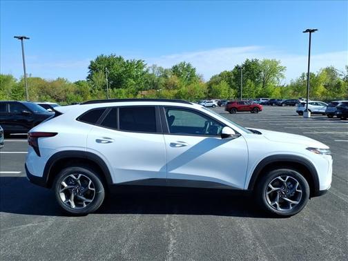 Summit White 2026 Chevrolet Trax LT