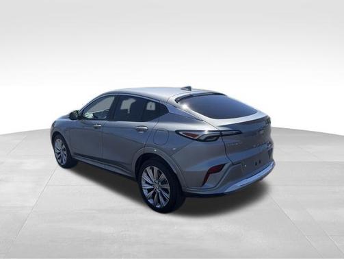 Moonstone Gray Metallic 2024 Buick Envista Avenir