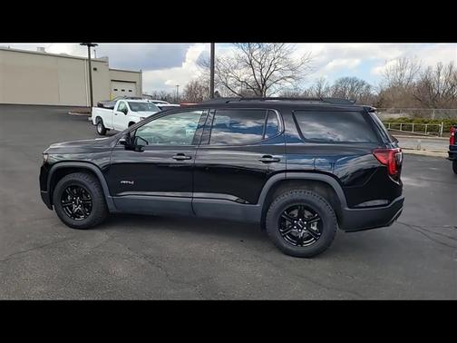 2023 GMC Acadia AT4