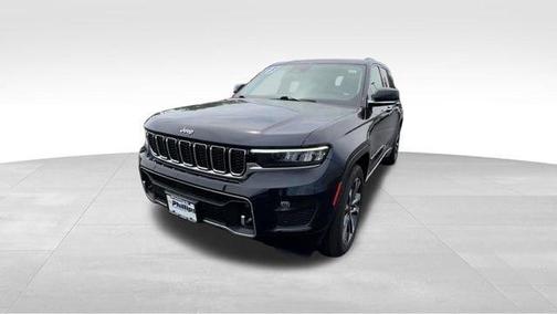 Midnight Sky 2023 Jeep Grand Cherokee Overland