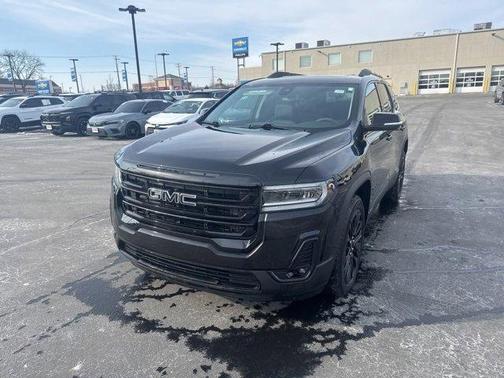 2023 GMC Acadia SLT