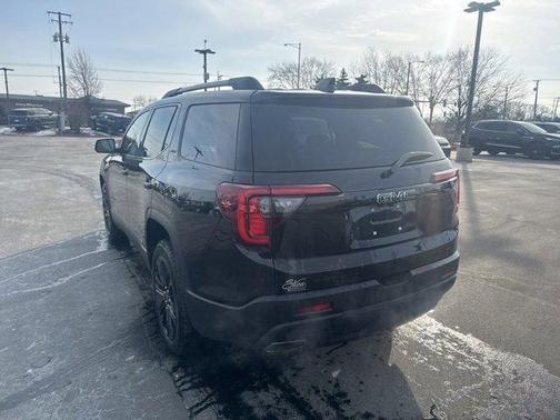 2023 GMC Acadia SLT