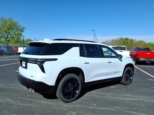 Polar White 2026 Chevrolet Traverse RS