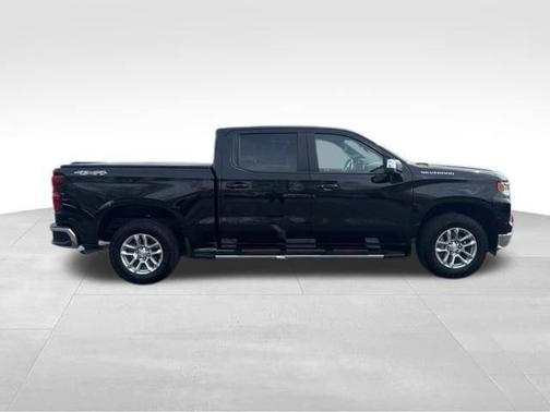 Black 2022 Chevrolet Silverado 1500 LT