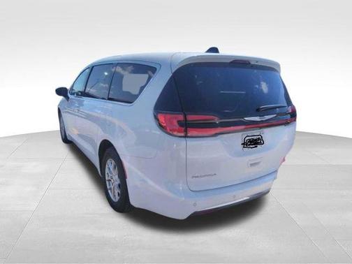 Bright White Clearcoat 2024 Chrysler Pacifica Touring-L