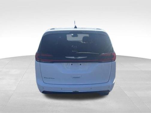Bright White Clearcoat 2024 Chrysler Pacifica Touring-L