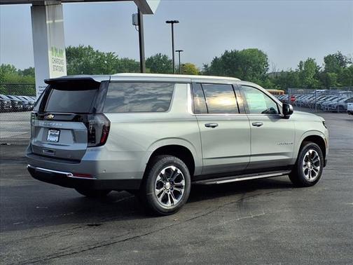 2025 Chevrolet Suburban LT