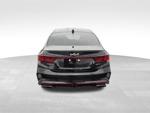 Aurora Black Pearl 2022 Kia Forte GT