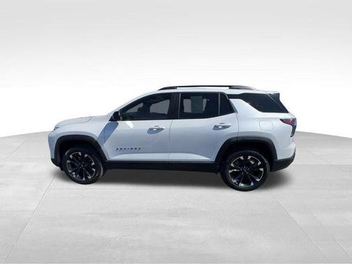 Iridescent Pearl Tricoat 2025 Chevrolet Equinox RS