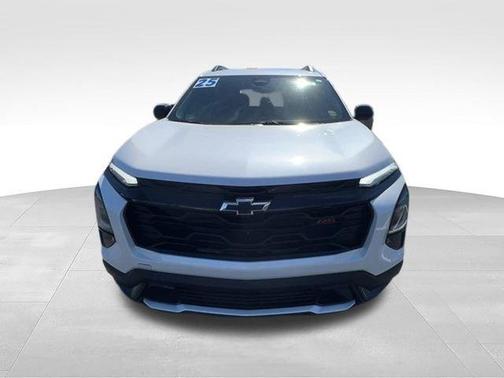 Iridescent Pearl Tricoat 2025 Chevrolet Equinox RS