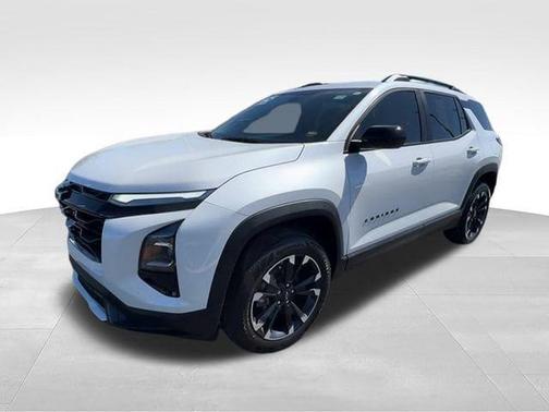 Iridescent Pearl Tricoat 2025 Chevrolet Equinox RS