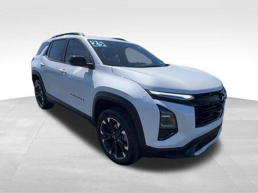Iridescent Pearl Tricoat 2025 Chevrolet Equinox RS