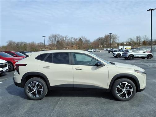 White Sand 2026 Chevrolet Trax 1RS