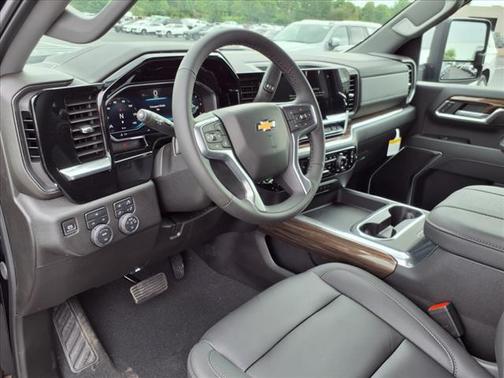 2025 Chevrolet Silverado 3500 LT