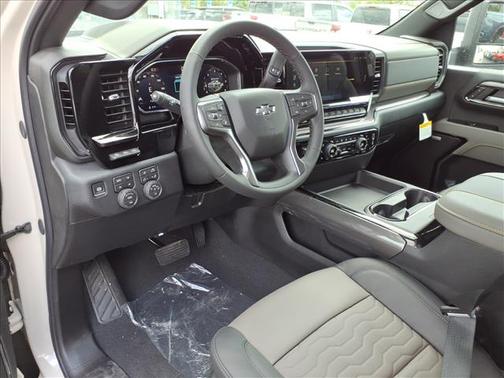 White Sand 2026 Chevrolet Silverado 2500 ZR2