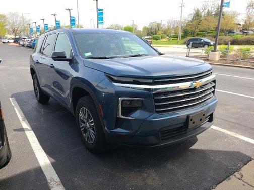 2024 Chevrolet Traverse LT