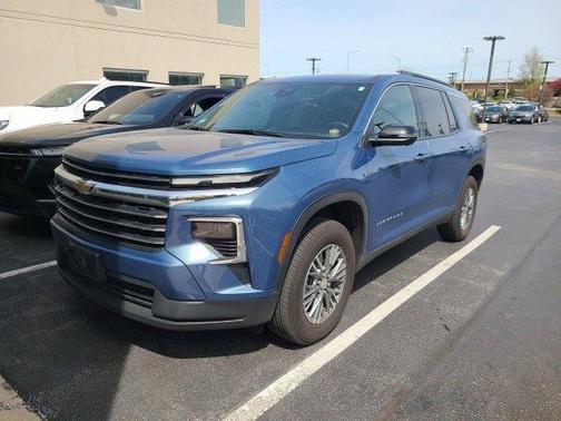 2024 Chevrolet Traverse LT