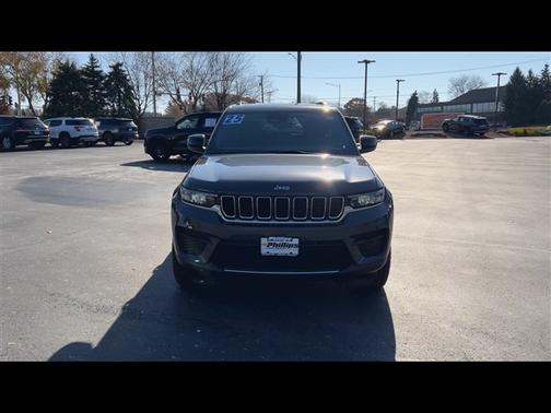 2025 Jeep Grand Cherokee Laredo