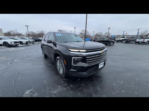 2025 Chevrolet Traverse LT