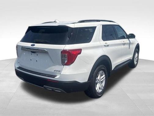 Star White 2023 Ford Explorer XLT
