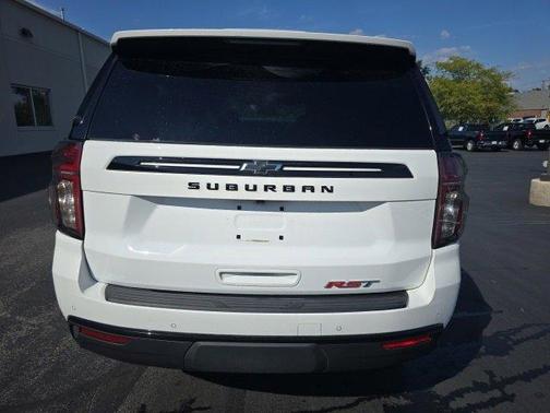 2023 Chevrolet Suburban RST