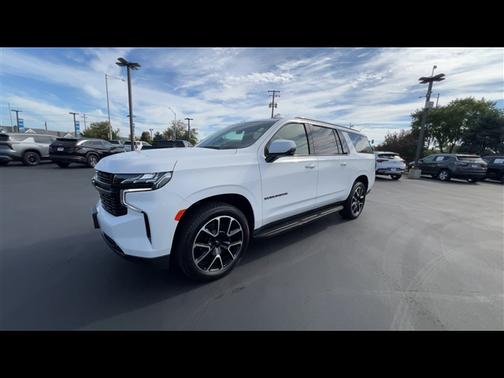 2023 Chevrolet Suburban RST