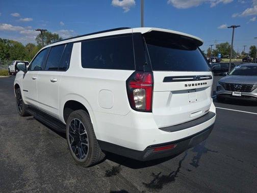 2023 Chevrolet Suburban RST