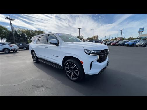 2023 Chevrolet Suburban RST