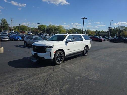 2023 Chevrolet Suburban RST