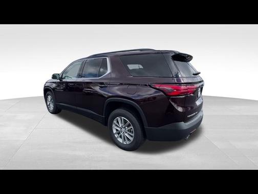 Black Cherry Metallic 2023 Chevrolet Traverse LT Cloth