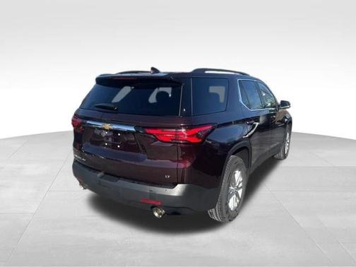 Black Cherry Metallic 2023 Chevrolet Traverse LT Cloth