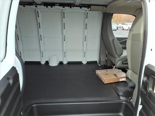 2025 Chevrolet Express 3500 Work Van