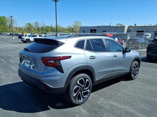 Sterling Gray Metallic 2026 Chevrolet Trax 2RS