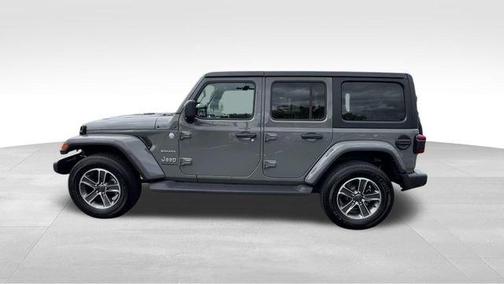 Sting Gray Clearcoat 2023 Jeep Wrangler Sahara