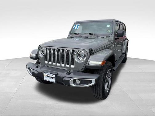 Sting Gray Clearcoat 2023 Jeep Wrangler Sahara