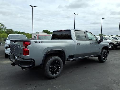Sterling Gray Metallic 2026 Chevrolet Silverado 2500 Custom