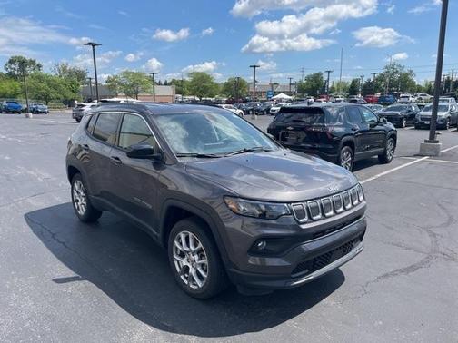 2022 Jeep Compass Latitude Lux