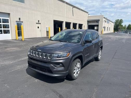 2022 Jeep Compass Latitude Lux